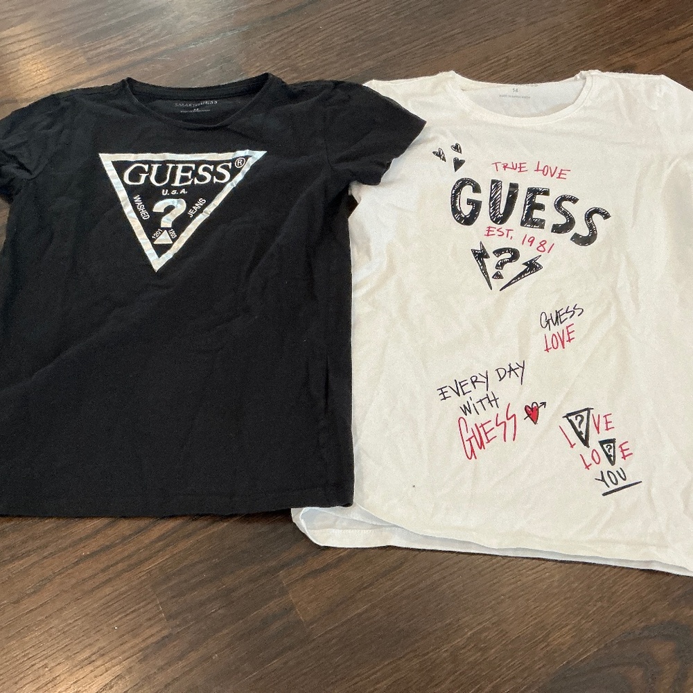 2 GUESS SHIRTS, SHORT SLEEVE